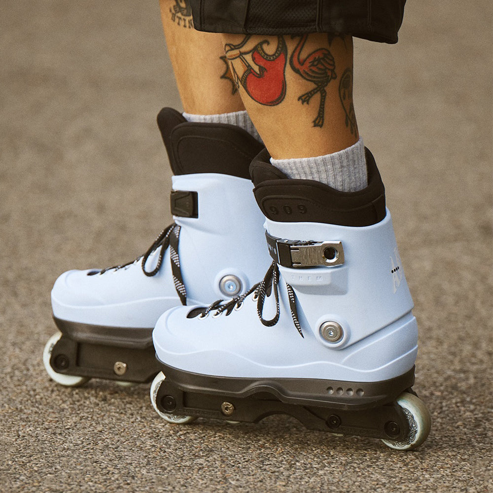901/909 Powder Alex Broskow boot
