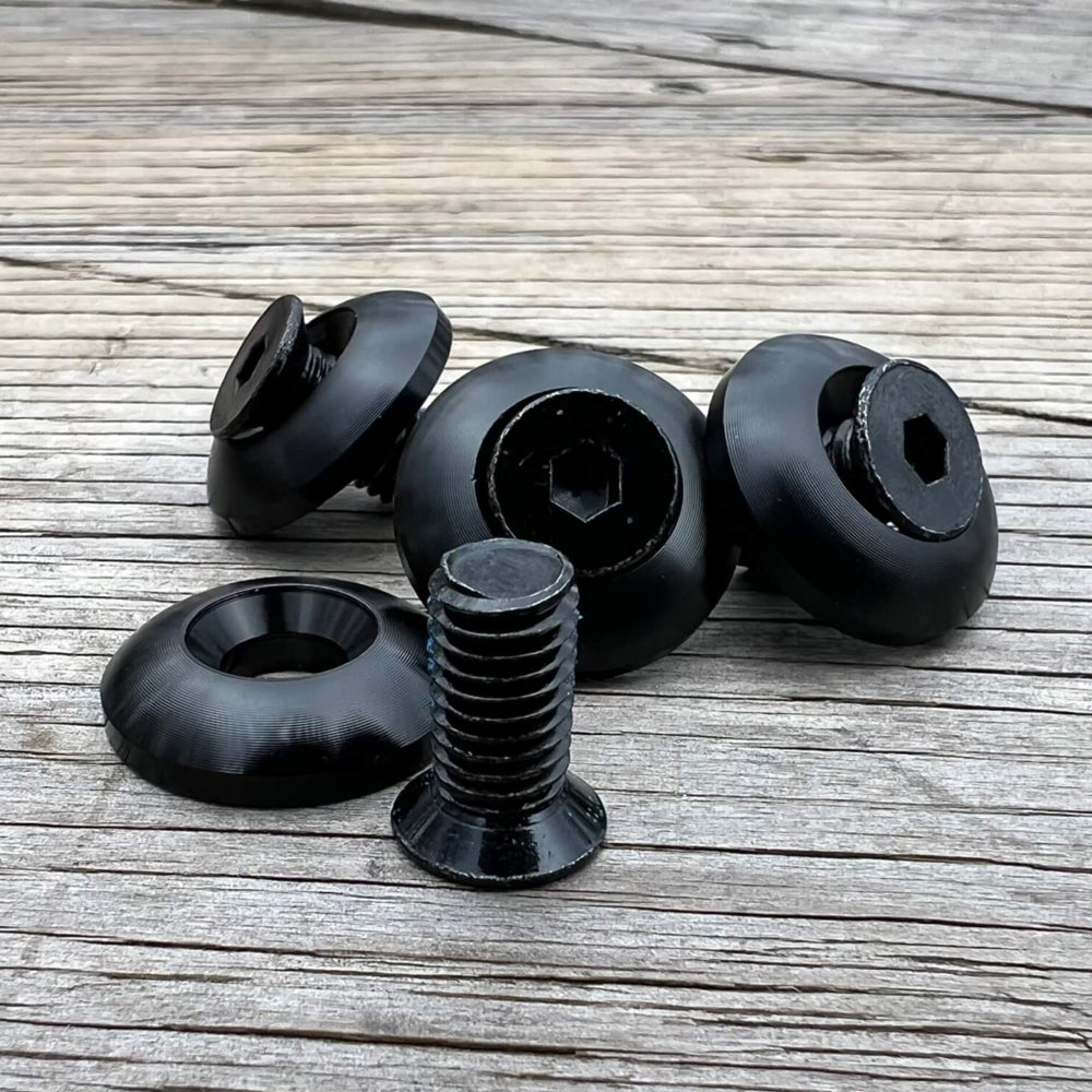 Cuff bolts M8 black 4-pack