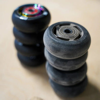AERO Alumium 60mm/88A Black pcs + bearings