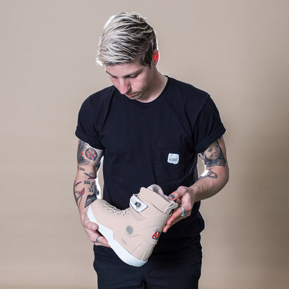 Valo V13 Broskow Cream boot