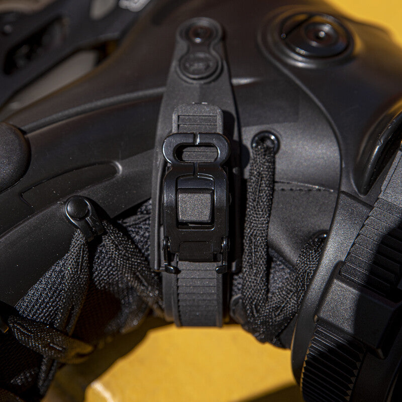 FR2 80 Black