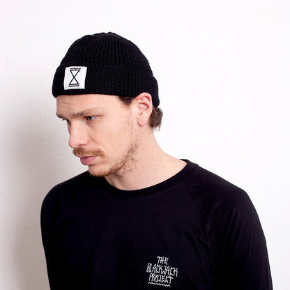 short beanie "ROUGH"