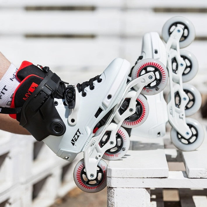 Next 90 Black/White