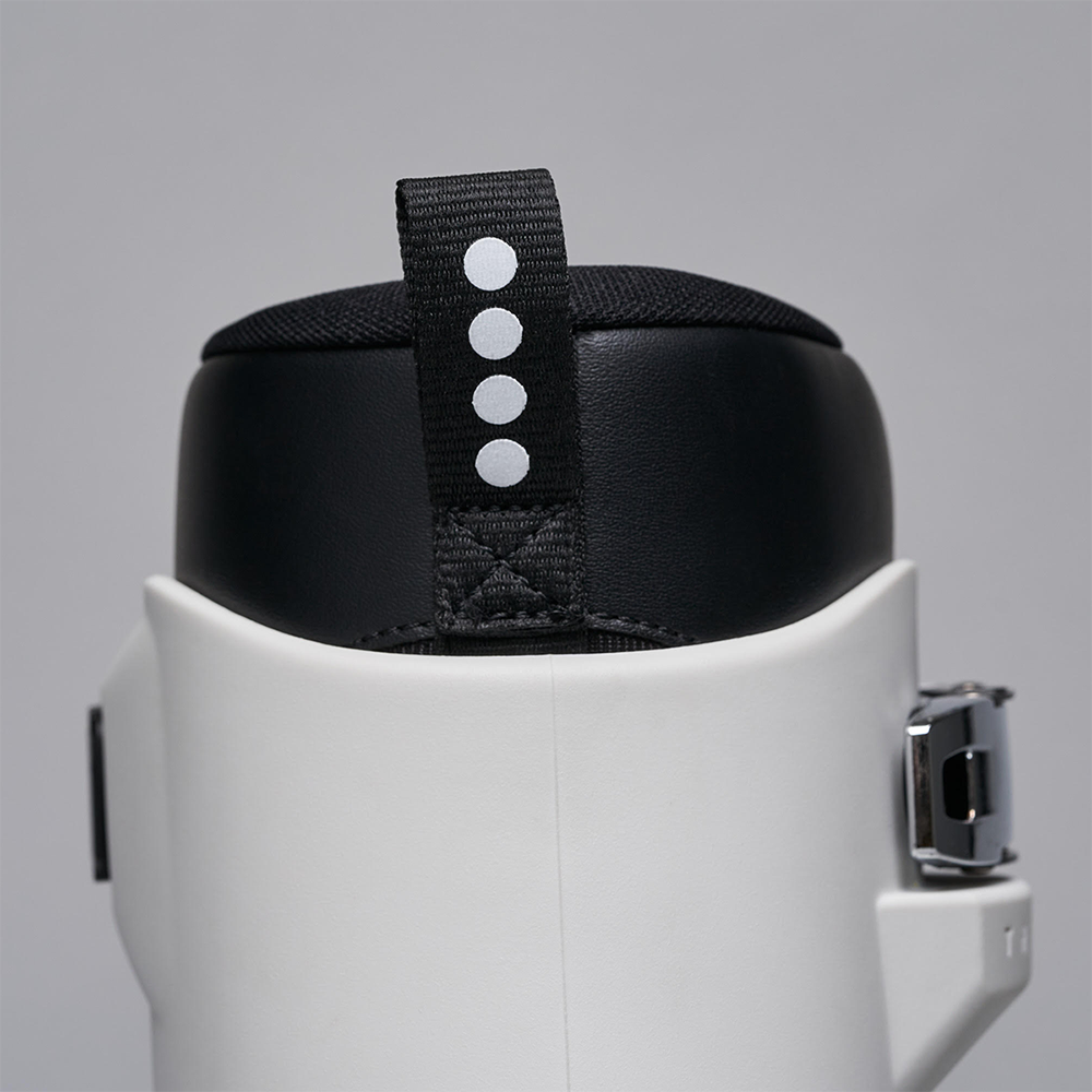 909 white 2022